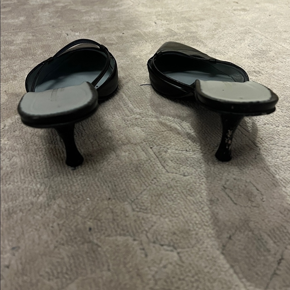 Black Pointed Toe Heels - Picture 4 of 7